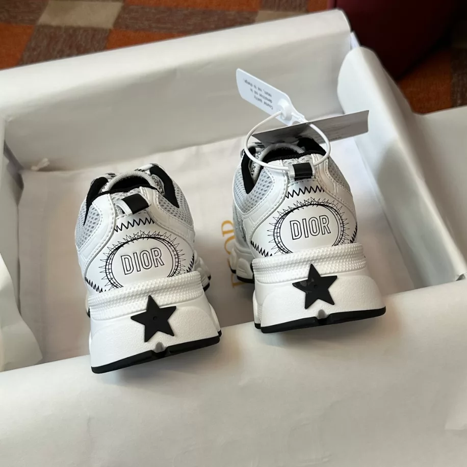 DIOR CHRONO SNEAKERS.