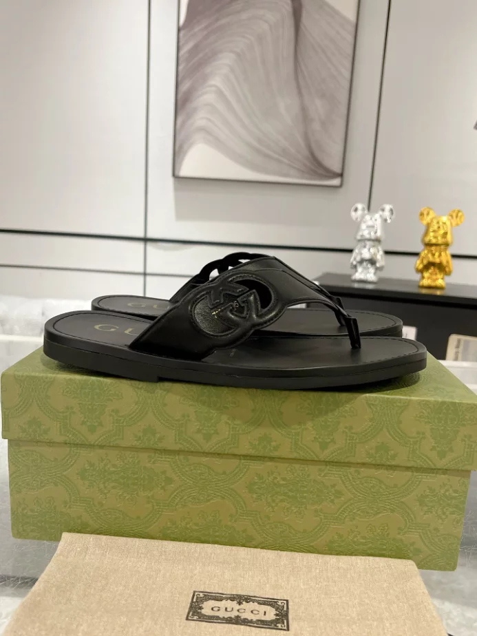 GUCCI MEN'S SLIDE SANDAL - GSL062