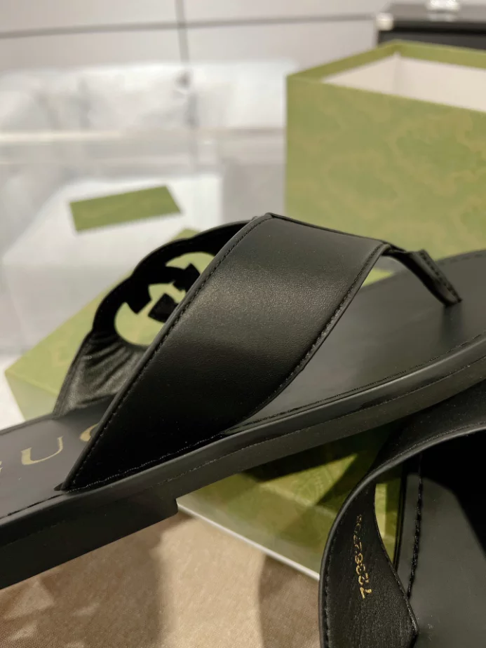 GUCCI MEN'S SLIDE SANDAL - GSL062