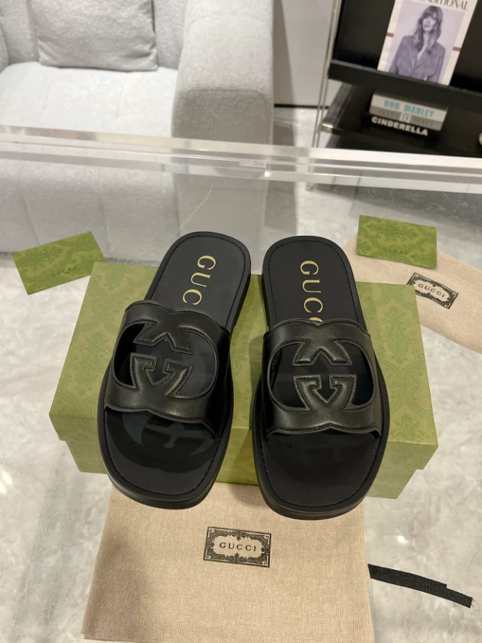 GUCCI MEN'S SLIDE SANDAL - GSL067