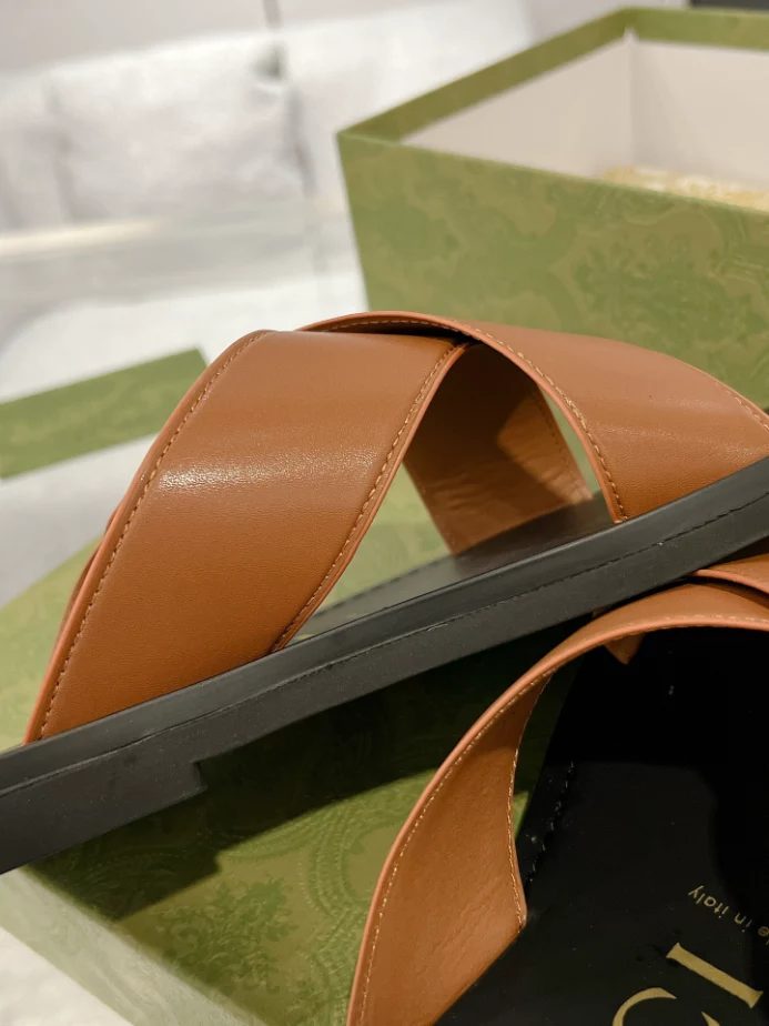 GUCCI MEN'S SLIDE SANDAL - GSL068