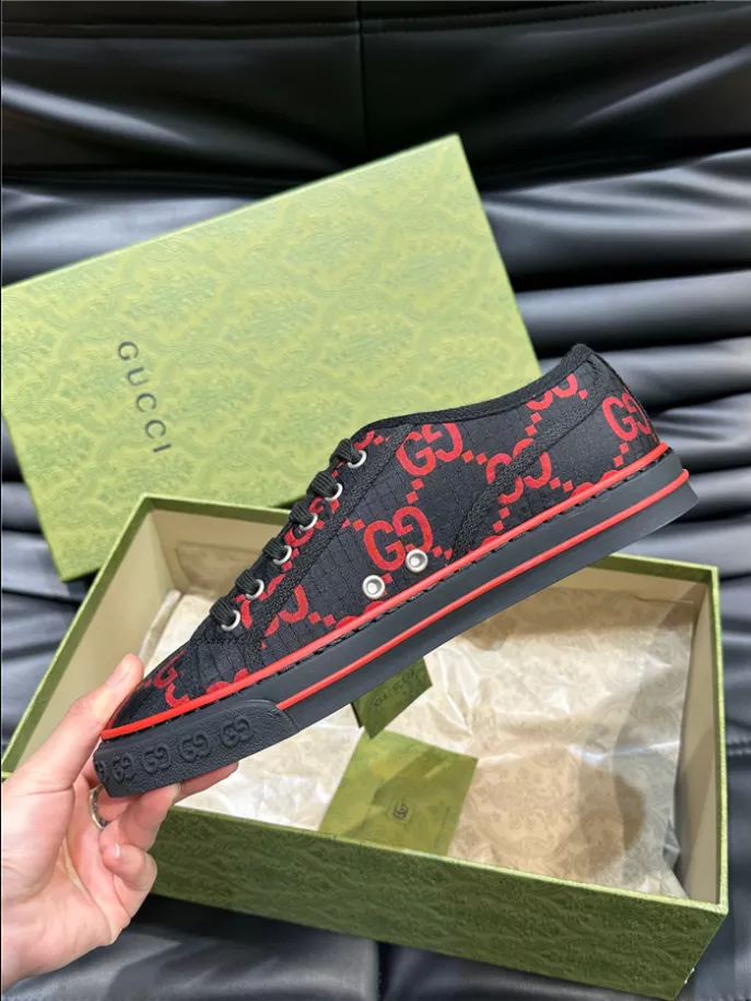 GUCCI SNEAKER