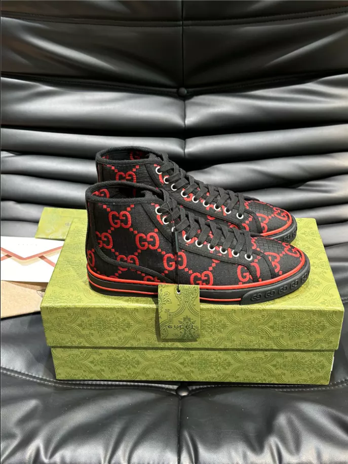 GUCCI SNEAKER