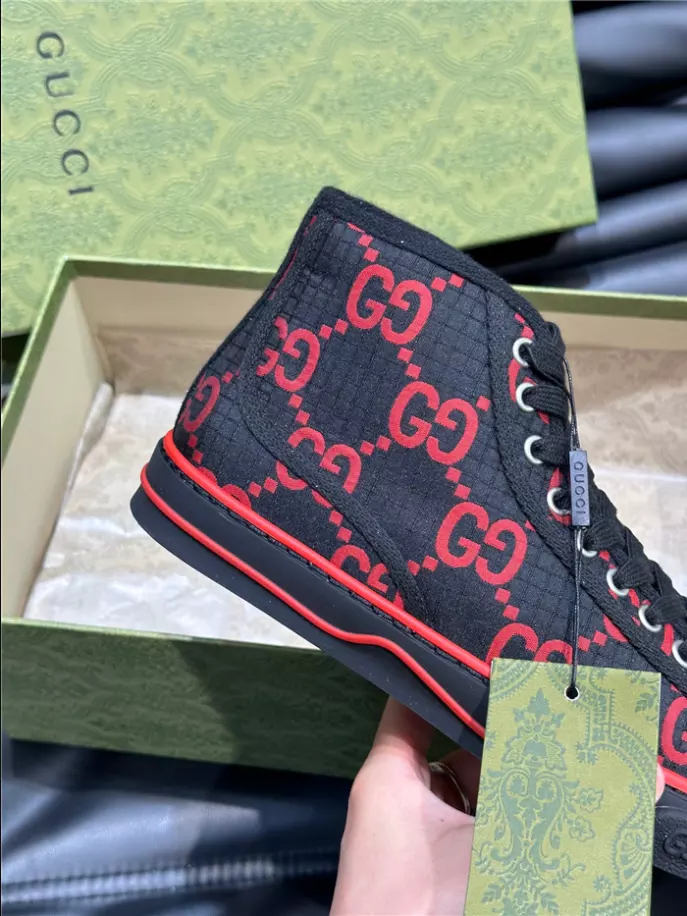 GUCCI SNEAKER