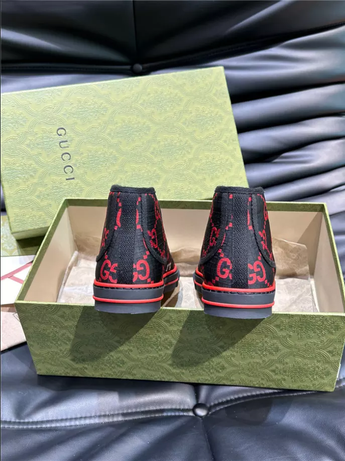 GUCCI SNEAKER