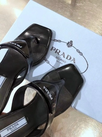 PRADA HEELED THONG SANDALS IN BLACK BRUSHED LEATHER - PSD052