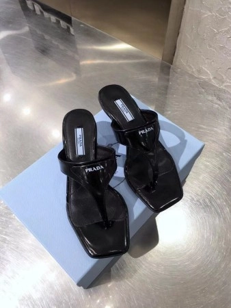 PRADA HEELED THONG SANDALS IN BLACK BRUSHED LEATHER - PSD052