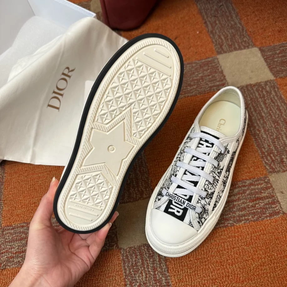 DIOR COUPLE LOW TOP B27 CASUAL SNEAKERS
