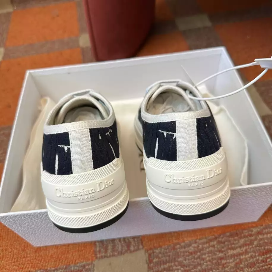 DIOR COUPLE LOW TOP B27 CASUAL SNEAKERS