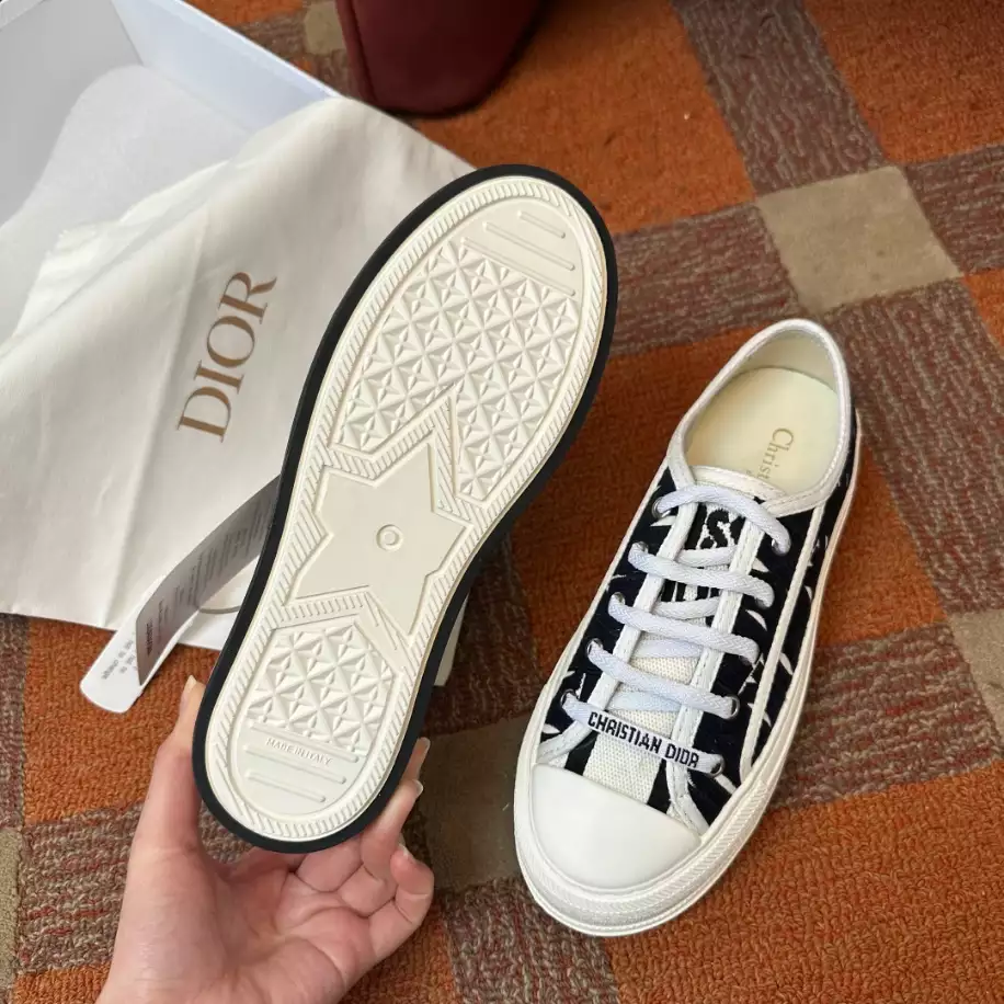 DIOR COUPLE LOW TOP B27 CASUAL SNEAKERS