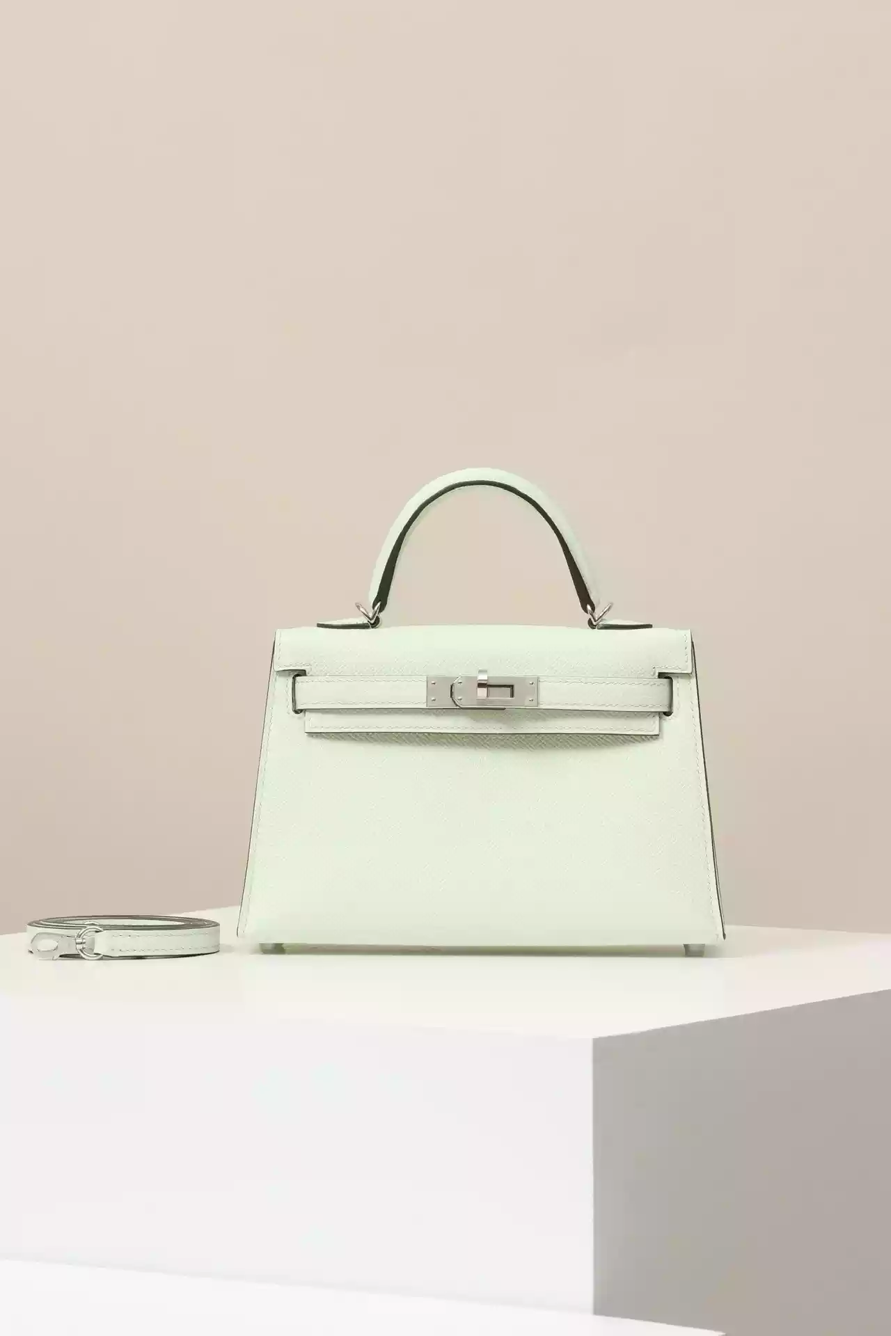 Hermes Epsom Kelly 20 Handbag in Vert Fizz - HW195 Hermes Epsom Kelly 20 Handbag in Vert Fizz