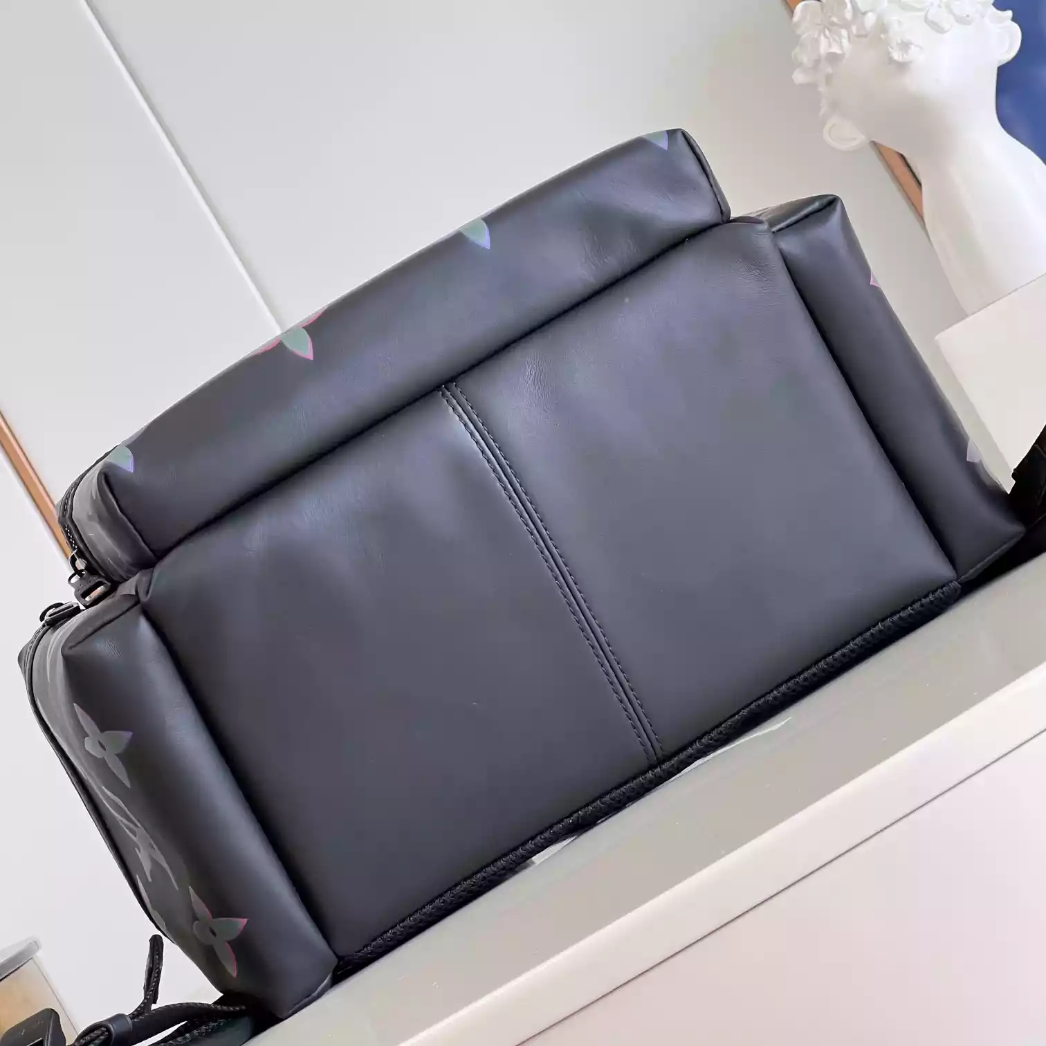 COMET CALF LEATHER BACKPACK IN BLACK M22488 - LW351 DISCOVERY BACKPACK PM SKY BLUE MONOGRAM CANVAS