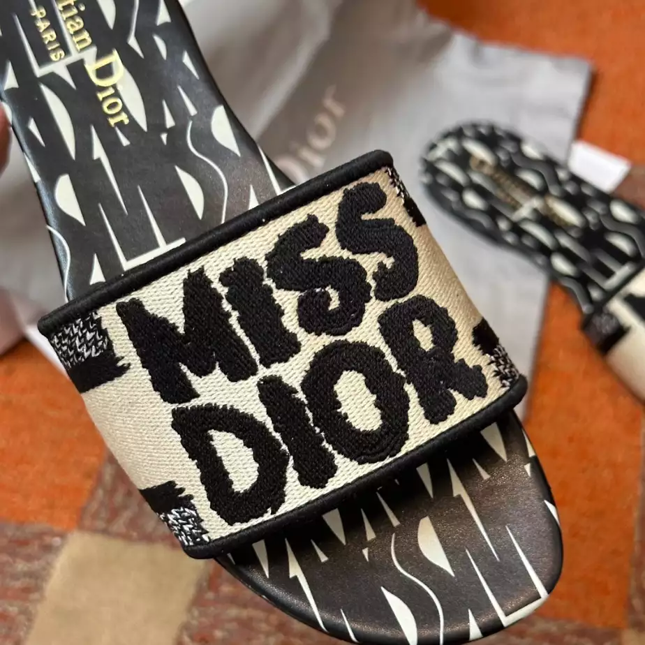 DIOR DWAY SLIDE - DS030