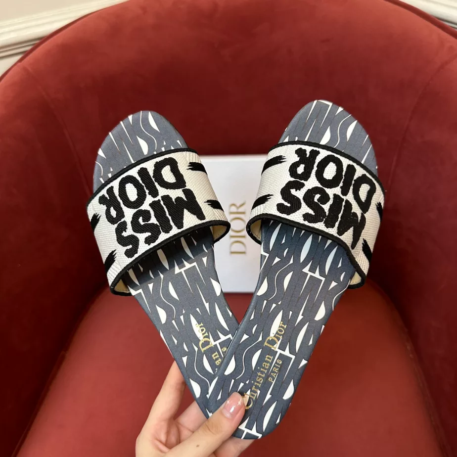 DIOR DWAY SLIDE - DS034