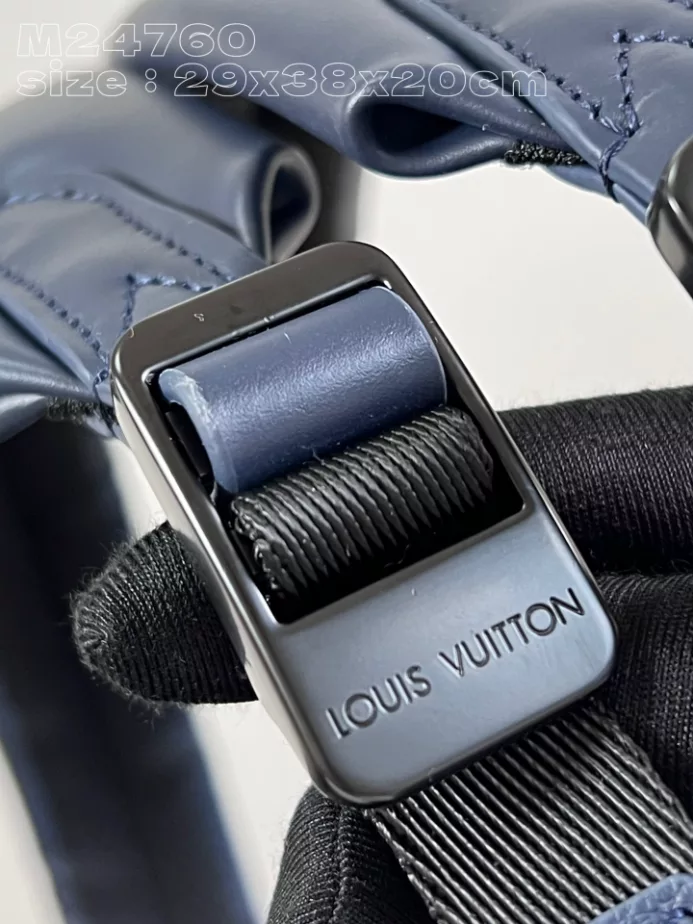 DISCOVERY BACKPACK INK BLUE/WHITE MONOGRAM SHADOW LEATHER M24760 - LW333 DISCOVERY BACKPACK PM SKY BLUE MONOGRAM CANVAS