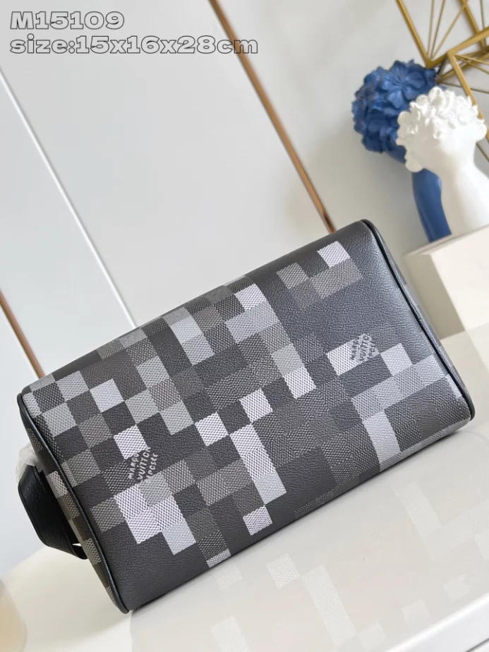 DOPP KIT BLACK DAMOFLAGE CANVAS M15109 - LW386 DISCOVERY BACKPACK PM SKY BLUE MONOGRAM CANVAS