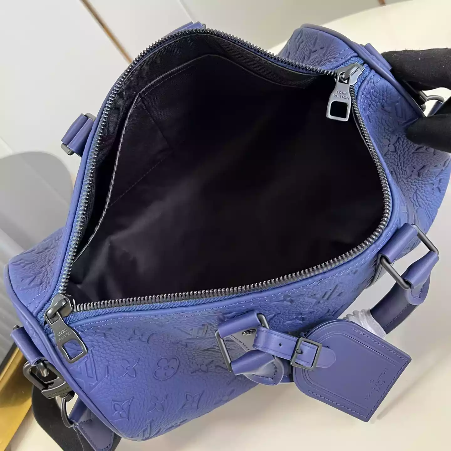 KEEPALL BANDOULIERE 35 BLUE MONOGRAM TAURILLON LEATHER M11691 - LW434 DISCOVERY BACKPACK PM SKY BLUE MONOGRAM CANVAS