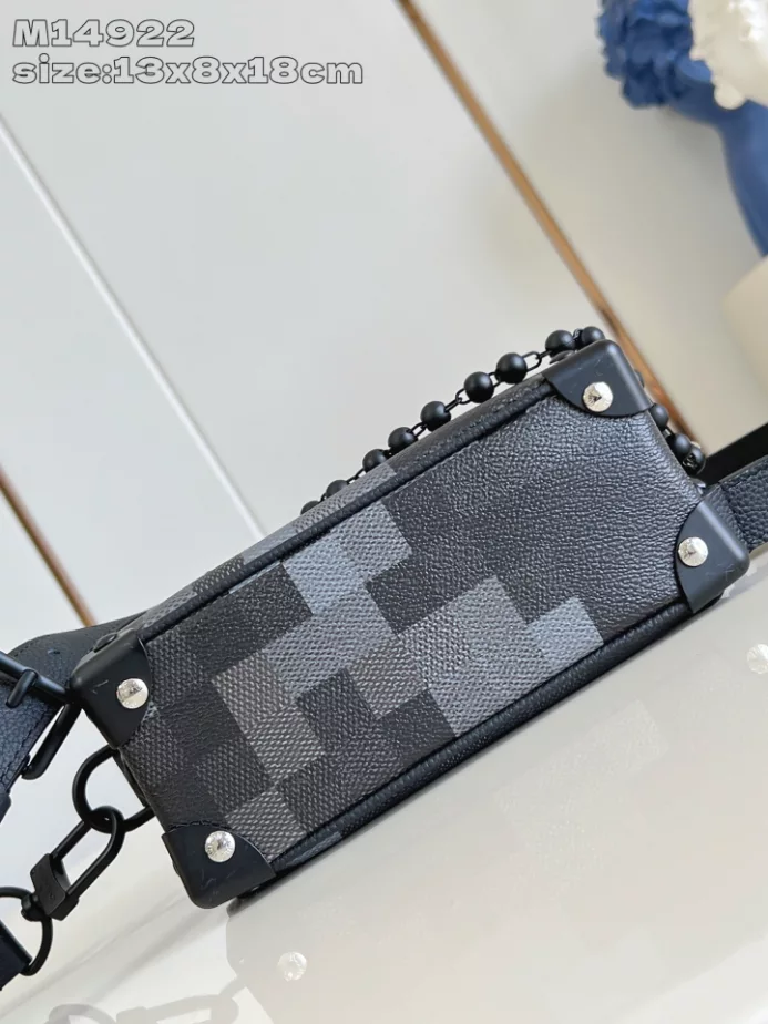 MINI SOFT TRUNK BAG BLACK DAMOFLAGE BLACK CANVAS M14922 - LW415 DISCOVERY BACKPACK PM SKY BLUE MONOGRAM CANVAS