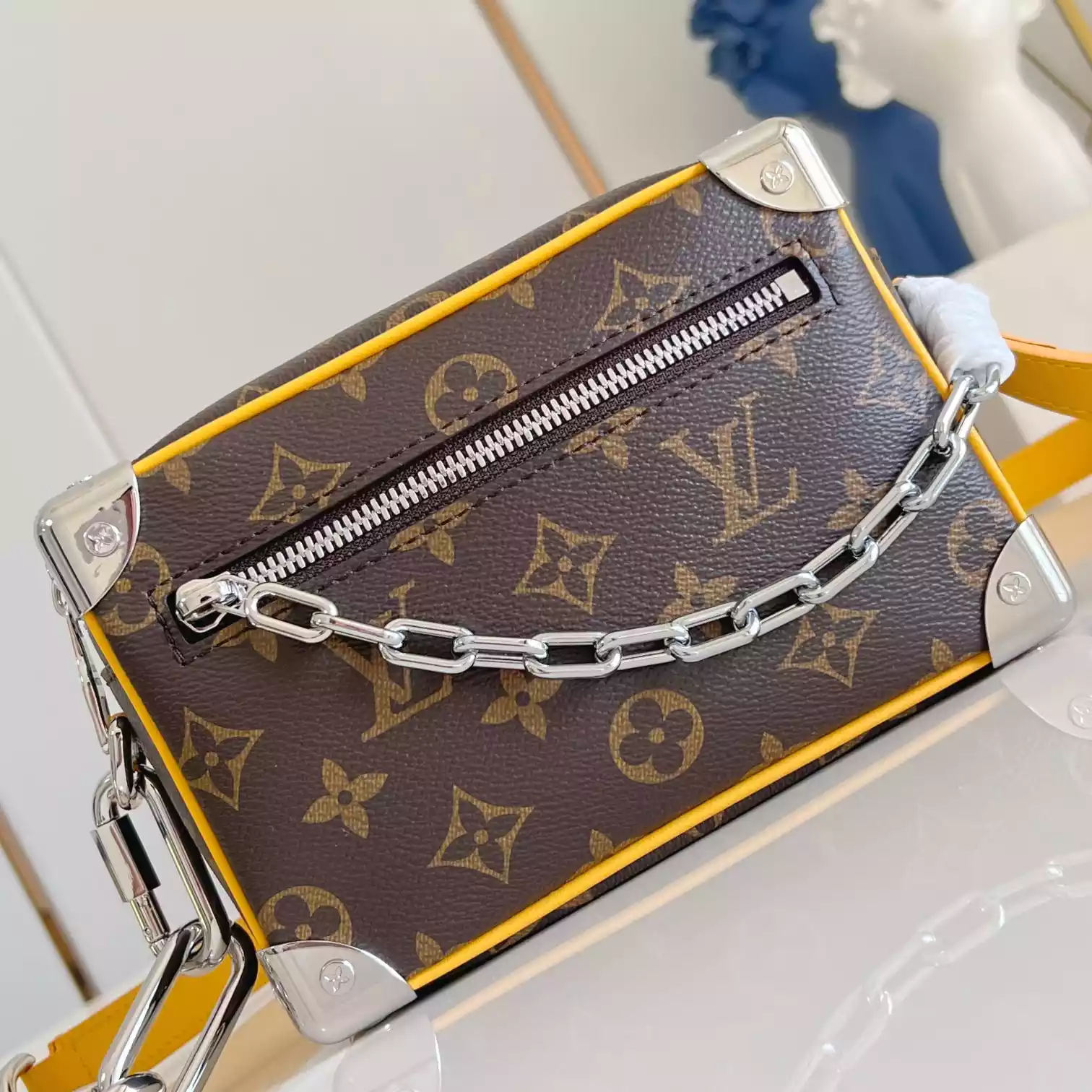 MINI SOFT TRUNK SAFRAN YELLOW MONOGRAM MACASSAR COATED CANVAS AND COWHIDE LEATHER M12767 - LW423 DISCOVERY BACKPACK PM SKY BLUE MONOGRAM CANVAS