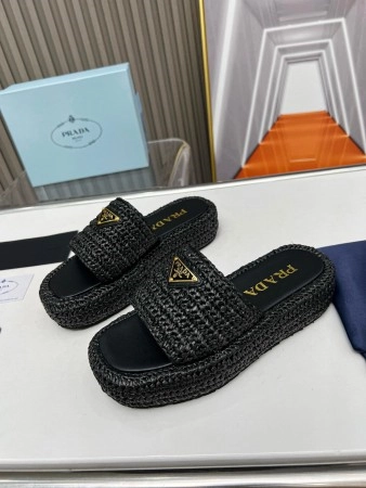 PRADA CROCHET FLATFORM SLIDES IN BLACK RAFFIA-EFFECT YARN - PSD069