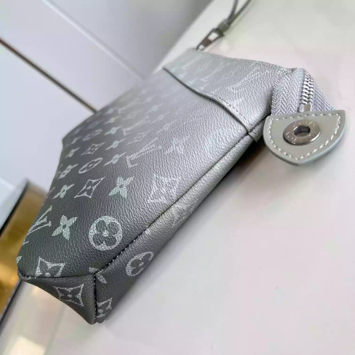 POCHETTE VOYAGE SOUPLE MONOGRAM ECLIPSE M11545 - LW406 DISCOVERY BACKPACK PM SKY BLUE MONOGRAM CANVAS