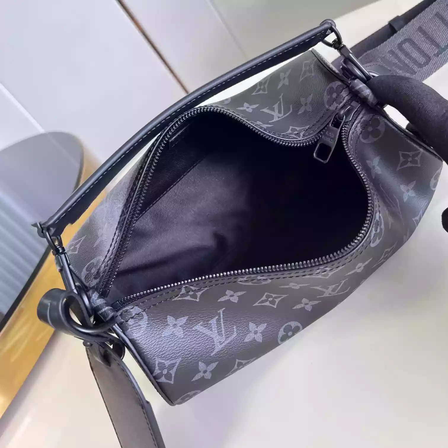 SOFT POLOCHON PM MONOGRAM ECLIPSE M46796 - LW448 DISCOVERY BACKPACK PM SKY BLUE MONOGRAM CANVAS