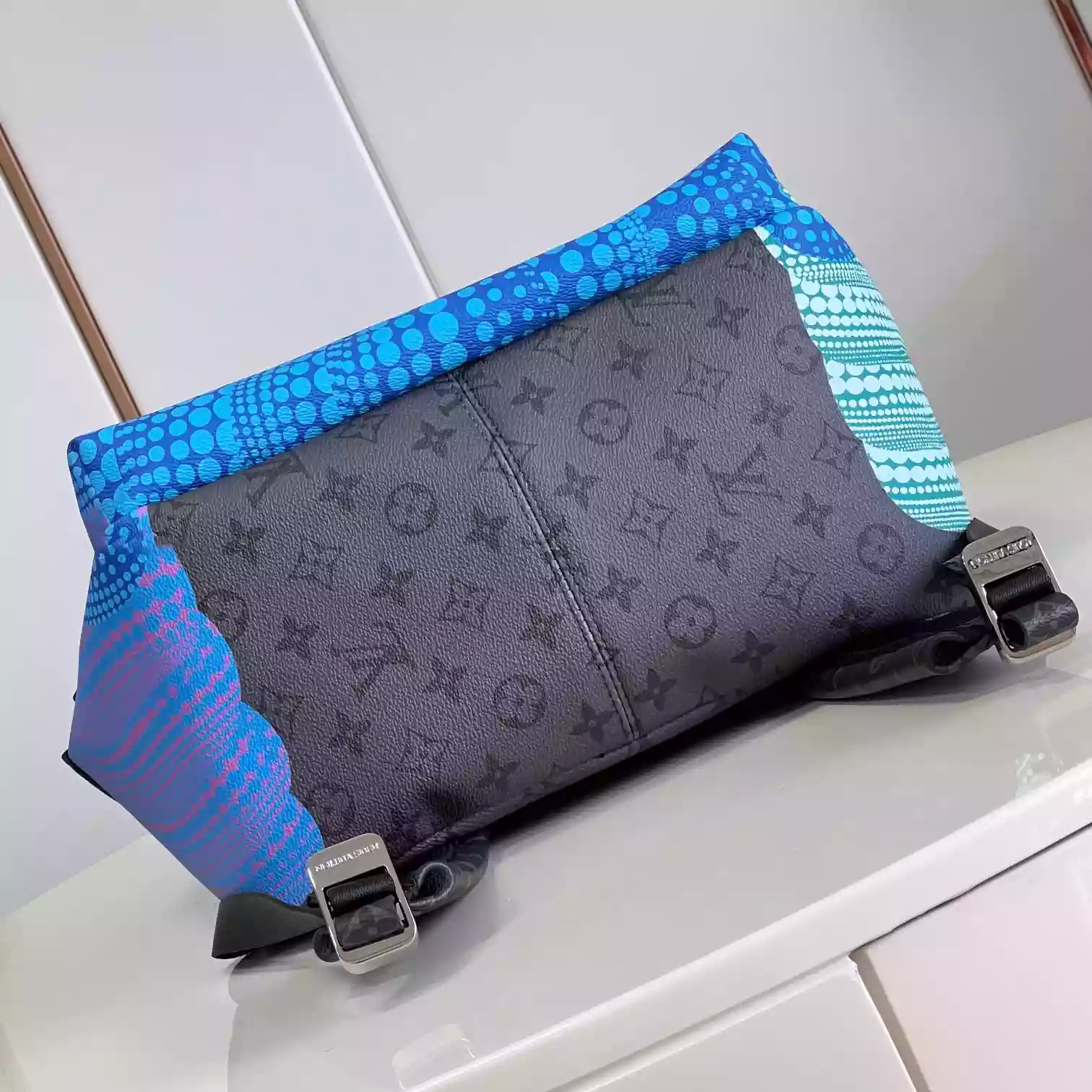 X YAYOI KUSAMA DISCOVERY BAG MONOGRAM ECLIPSE M46440 - LW340 DISCOVERY BACKPACK PM SKY BLUE MONOGRAM CANVAS