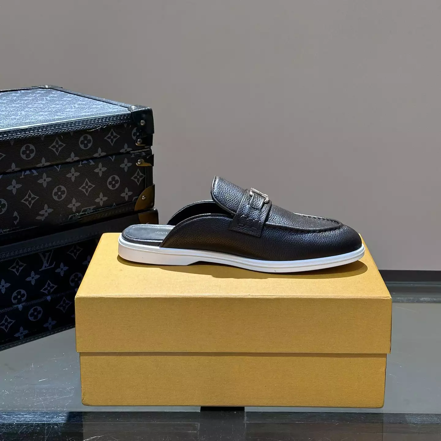 ESTATE OPEN BACK LOAFERS IN BLACK - VL058