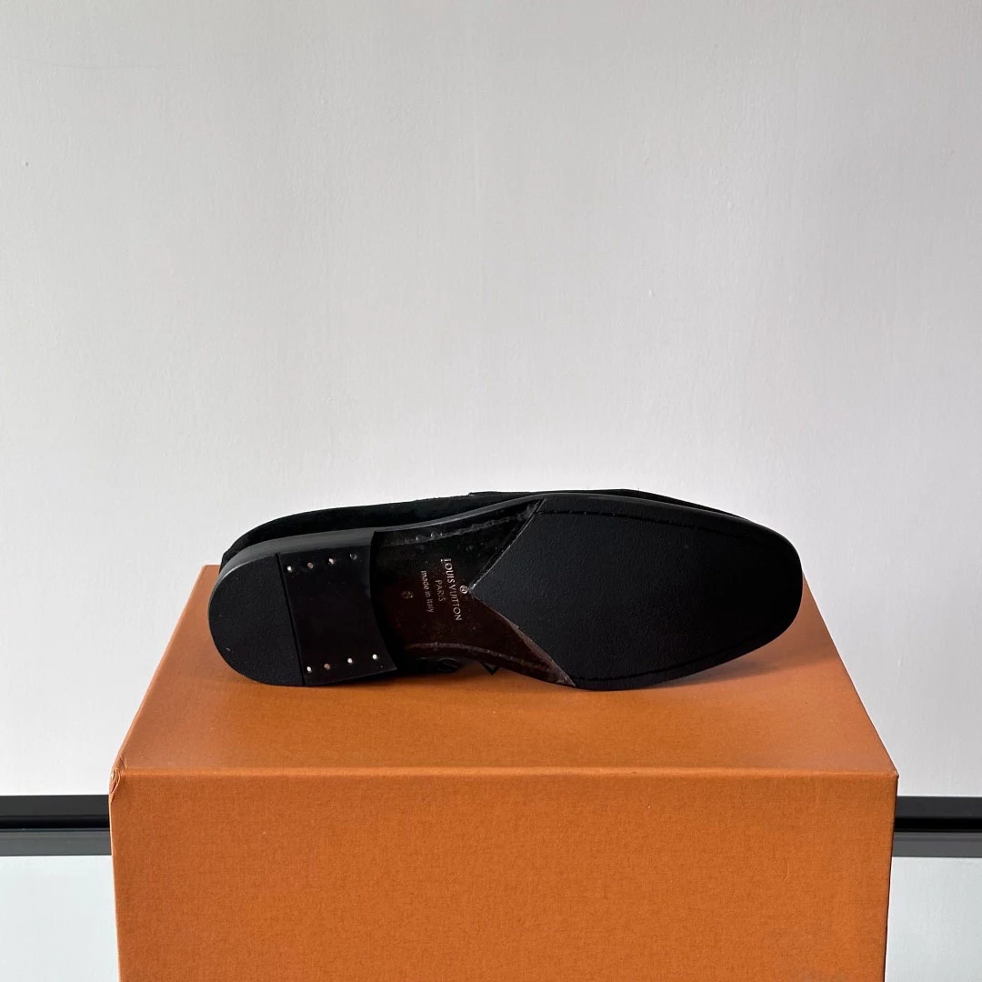 GLOVE LOAFERS IN BLACK - VL056