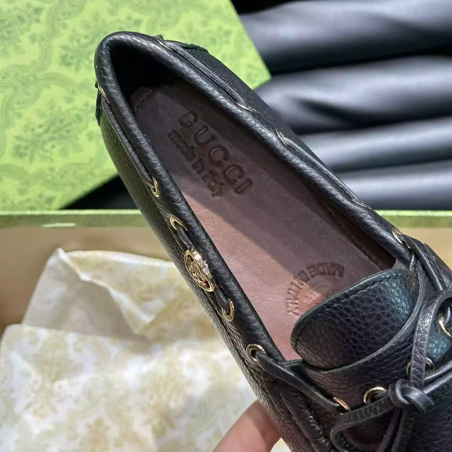 MEN'S DRIVER WITH INTERLOCKING G IN BLACK - GL102