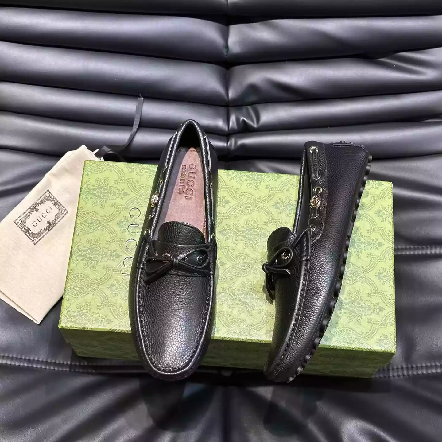 MEN'S DRIVER WITH INTERLOCKING G IN BLACK - GL102