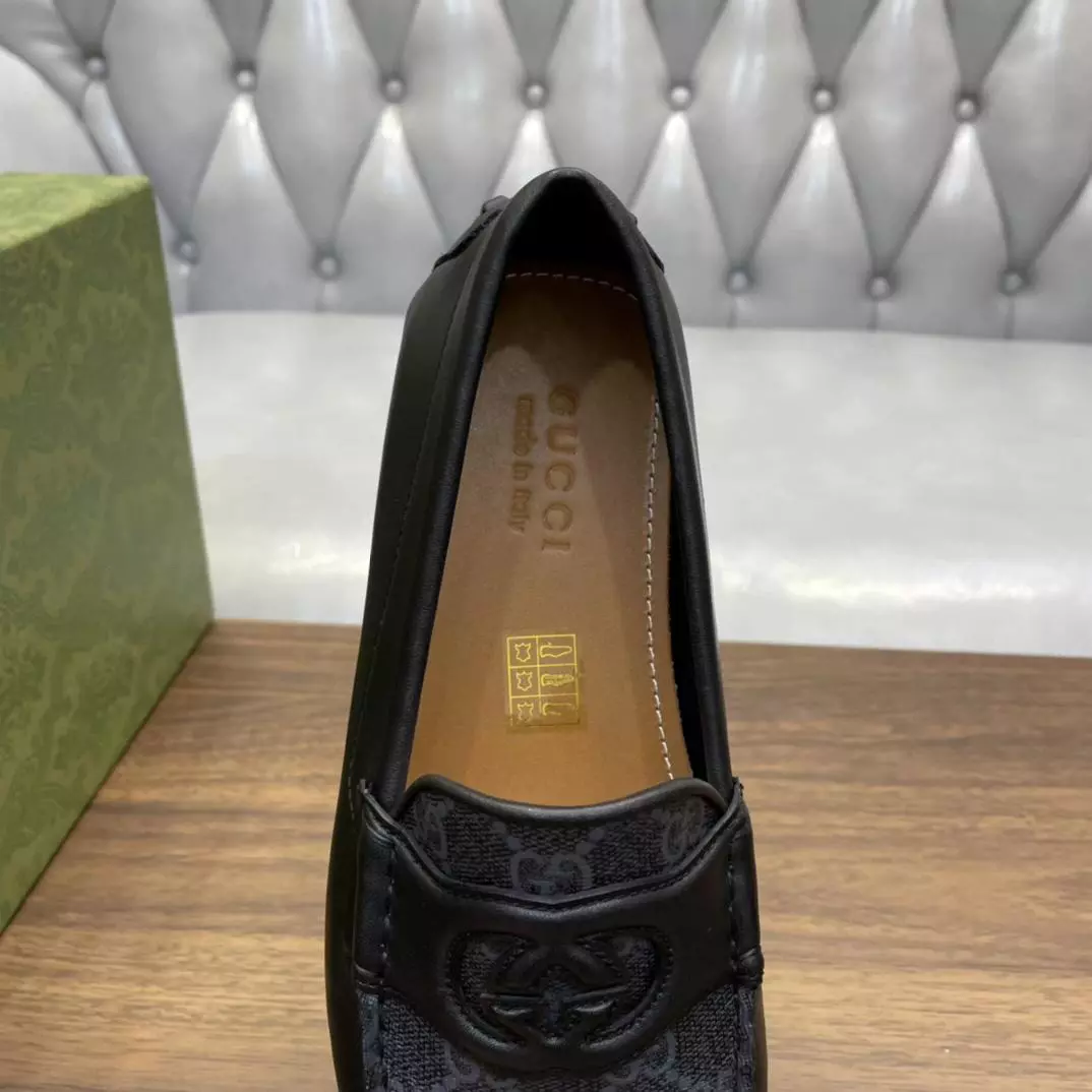 MEN'S INTERLOCKING G DRIVER BLACK LEATHER - GL104