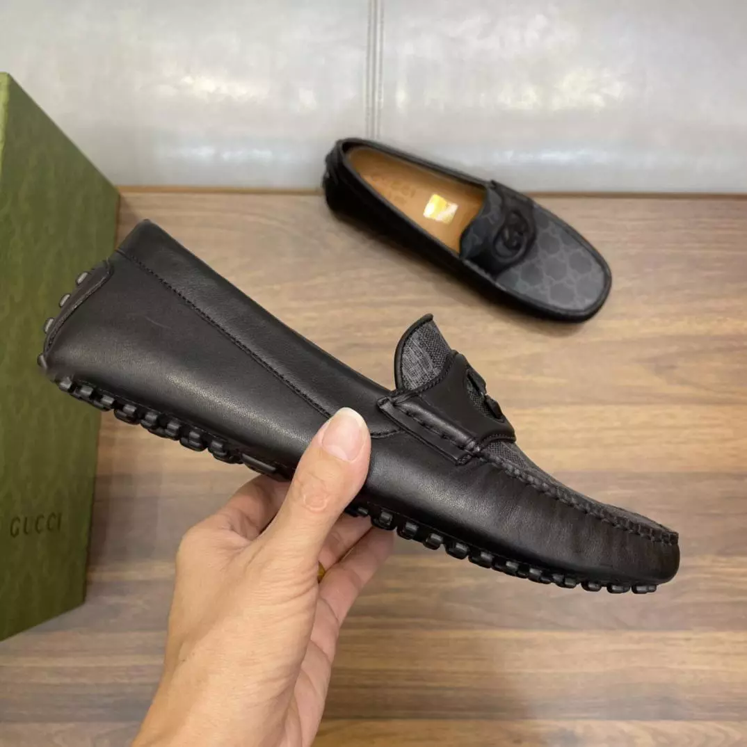 MEN'S INTERLOCKING G DRIVER BLACK LEATHER - GL104