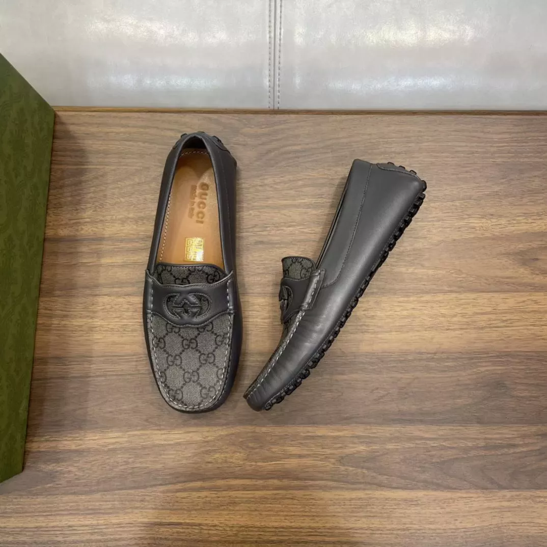 MEN'S INTERLOCKING G DRIVER GREY LEATHER - GL107