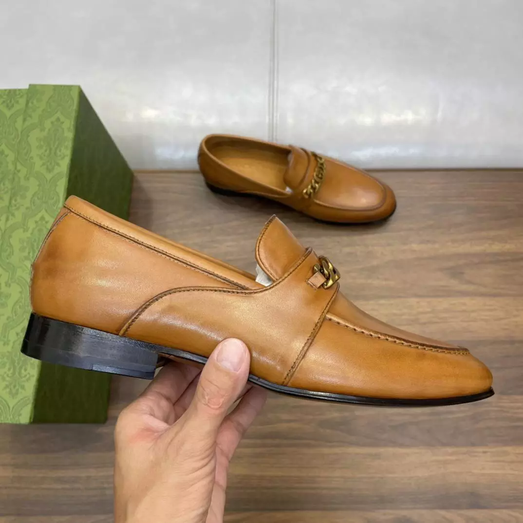 MEN'S LEATHER LOAFERS WITH INTERLOCKING G IN BROWN - GL110