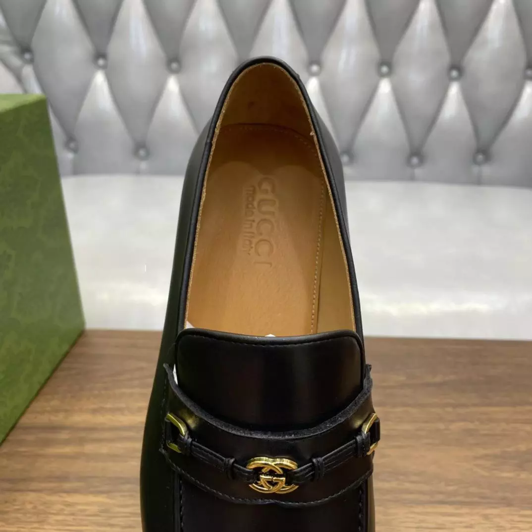 MEN'S LOAFERS WITH INTERLOCKING G - GL111