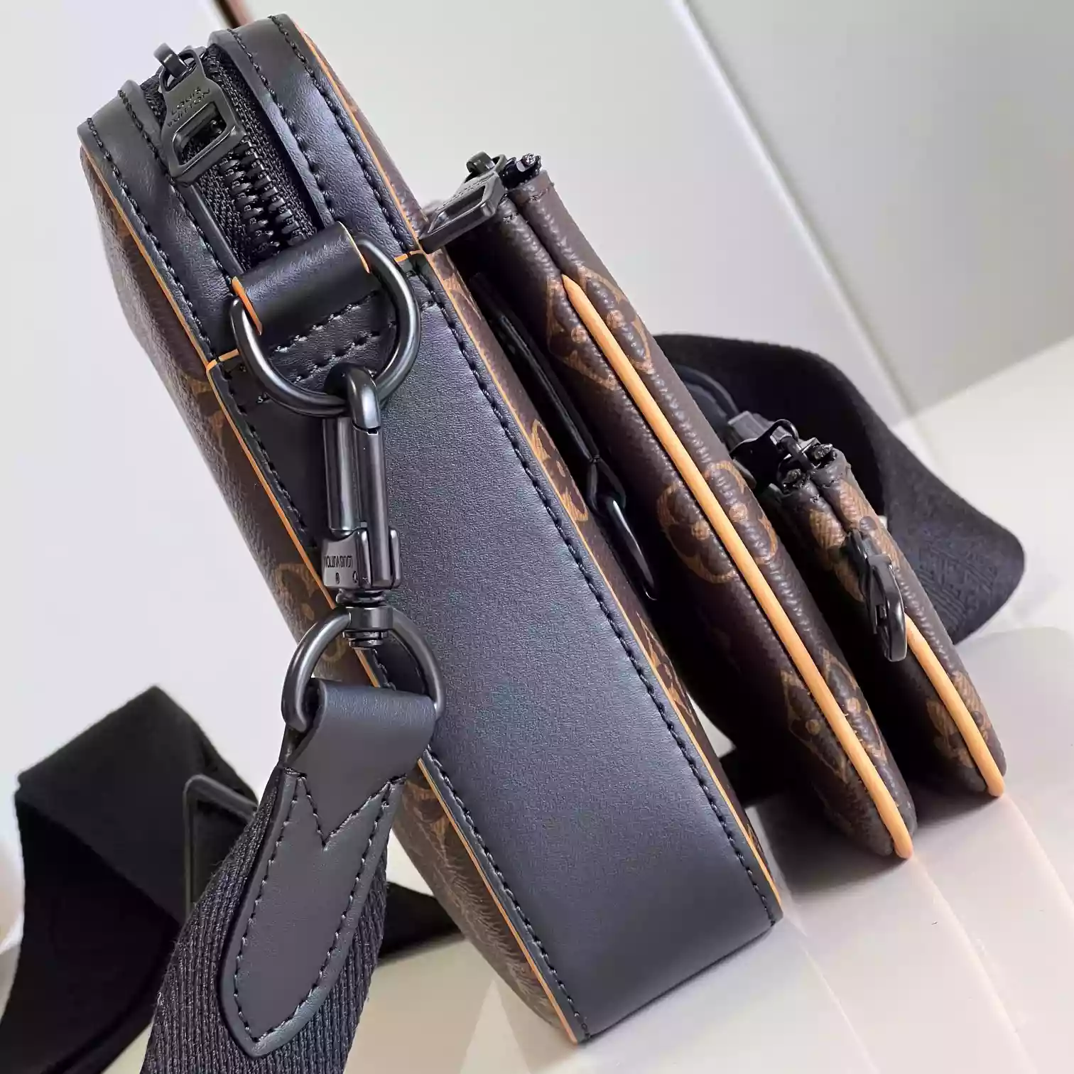 TRIO MESSENGER BAG MONOGRAM MACASSAR M46694 - LW453 DISCOVERY BACKPACK PM SKY BLUE MONOGRAM CANVAS