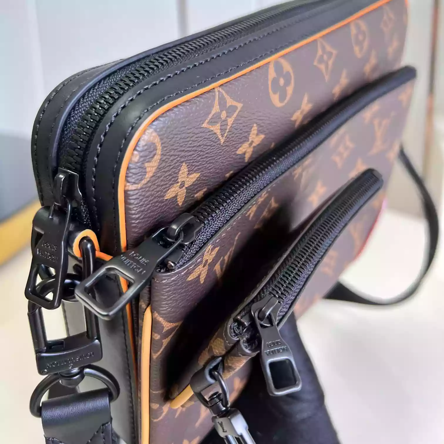 TRIO MESSENGER BAG MONOGRAM MACASSAR M46694 - LW453 DISCOVERY BACKPACK PM SKY BLUE MONOGRAM CANVAS