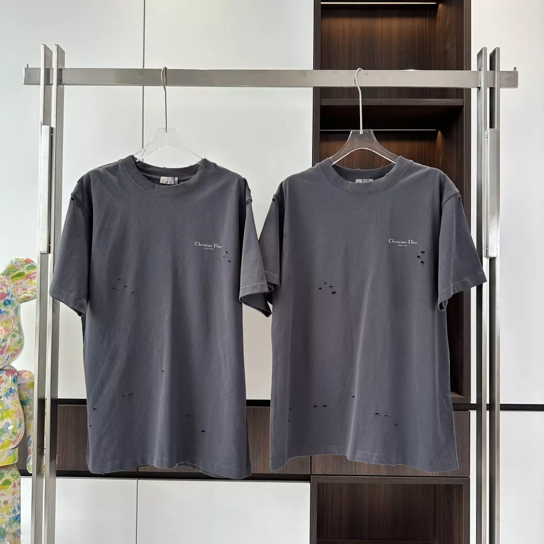 DIOR COUTURE T-SHIRT, RELAXED FIT BLACK DISTRESSED-EFFECT COTTON JERSEY - DOT044