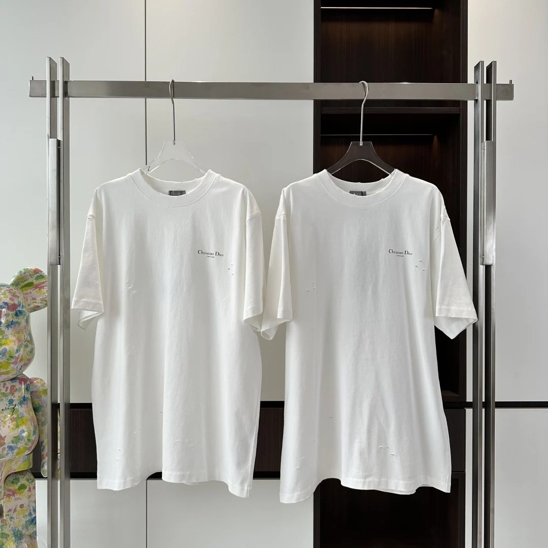 DIOR COUTURE T-SHIRT, RELAXED FIT WHITE DISTRESSED-EFFECT COTTON JERSEY - DOT045