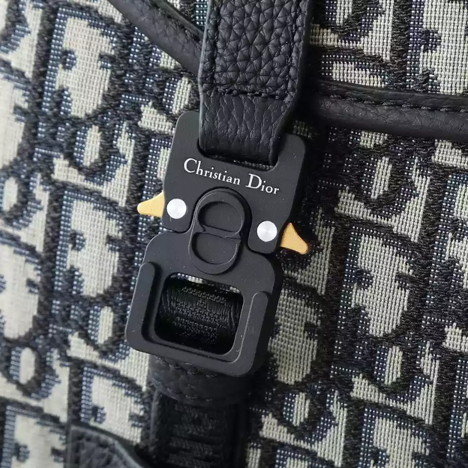 DIOR HIT THE ROAD BACKPACK WITH FLAP - DIO053