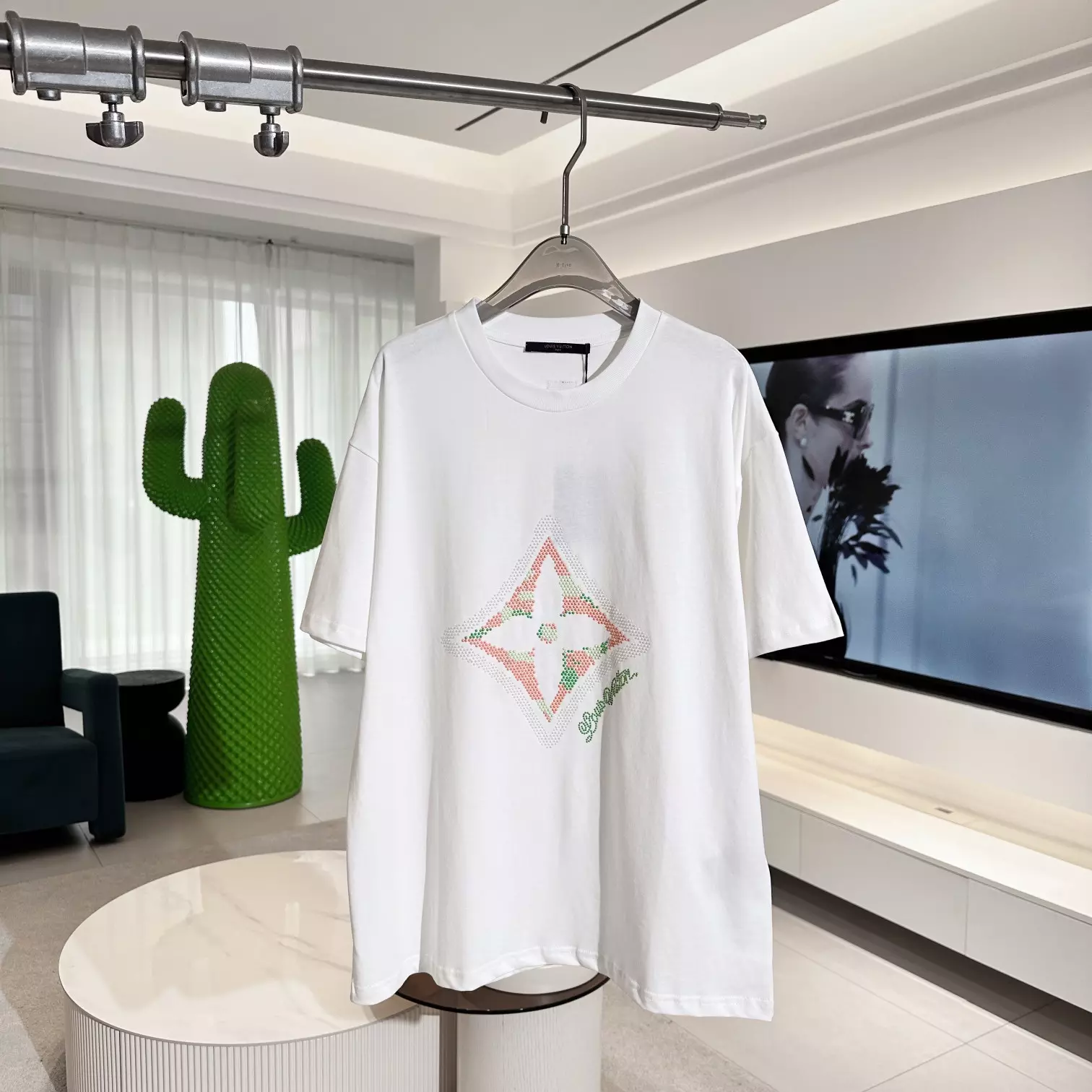 MONOGRAM FLOWER 3D GRADIENT PRINT T-SHIRT IN WHITE - LVTS124 Damier Jacquard Short-Sleeved Crewneck - LVTS089