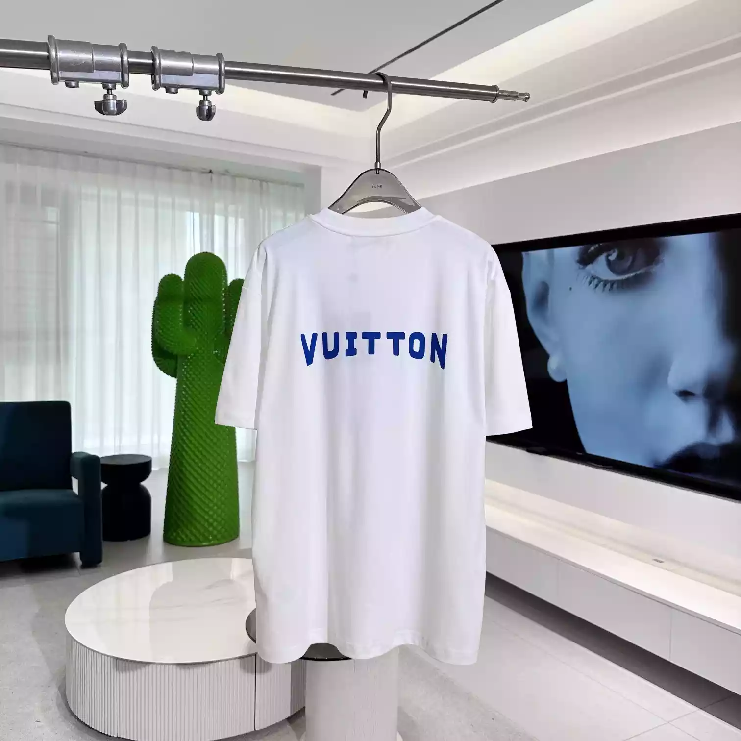 PRINTED SIGNATURE T-SHIRT IN WHITE - LVTS099 Damier Jacquard Short-Sleeved Crewneck - LVTS089