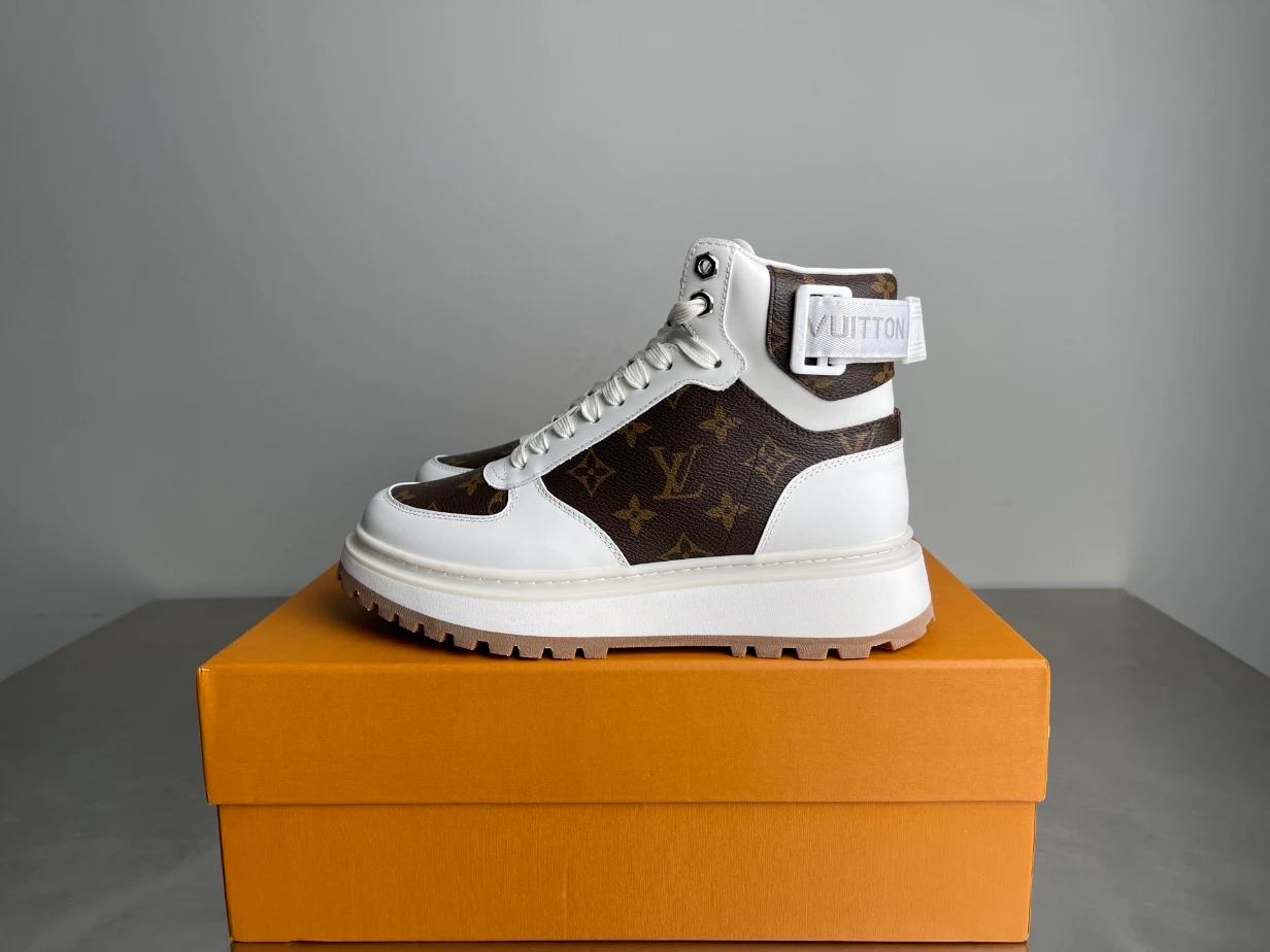 LV SKATE SNEAKERS