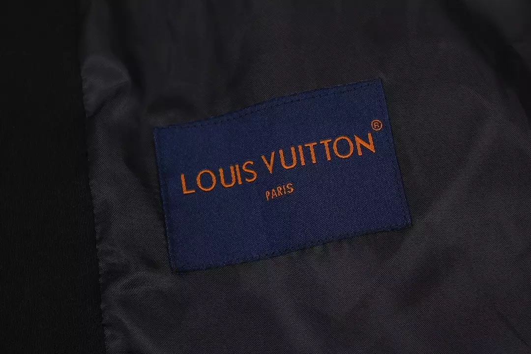 Louis Vuitton Coat - LVC050