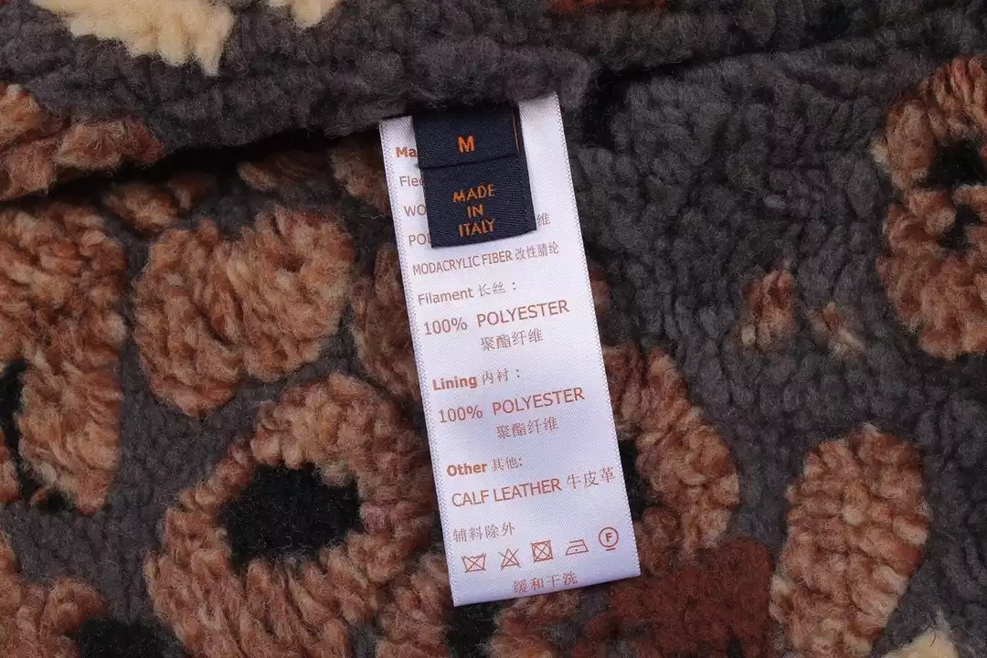 Louis Vuitton Coat - LVC050